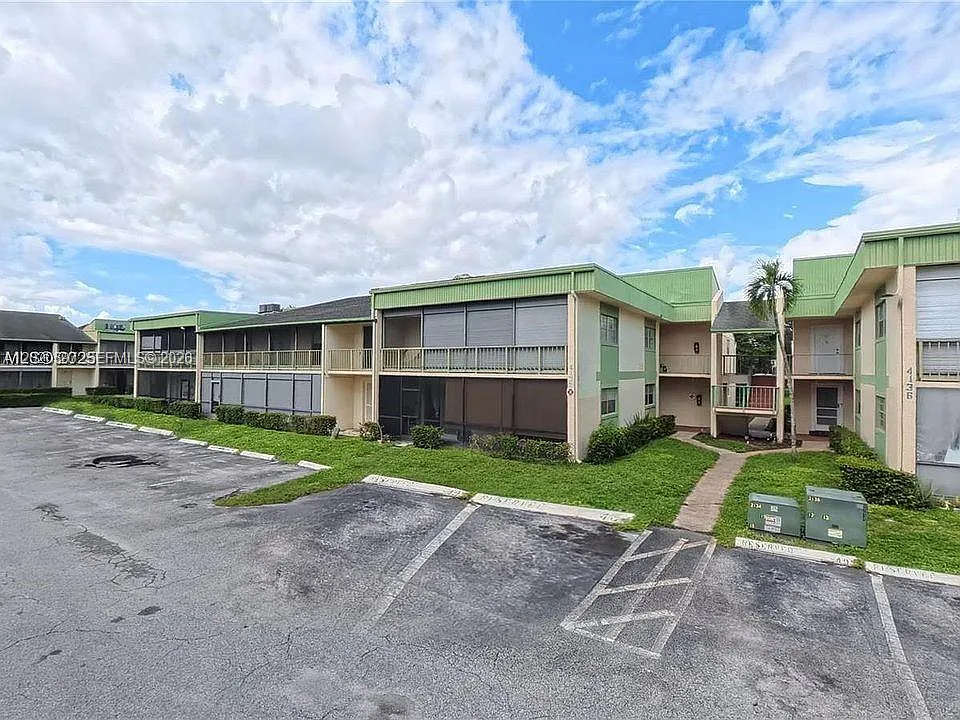 Building Photo - 4133 NW 88th Ave #102