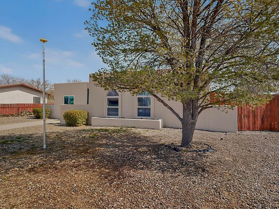 4th image of 90 Moraga St