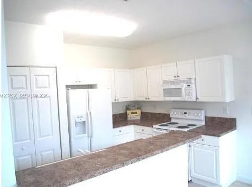 Villas At Carmel Condo No — Photo 3