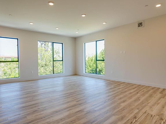 2nd image of 1540 S Hayworth Ave #301