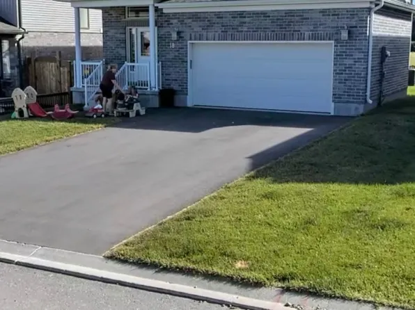 18 Hartfield St, Ingersoll, ON N5C 0C4