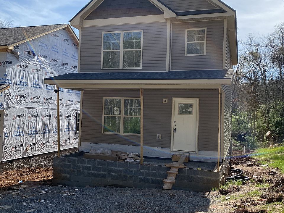 2nd image of 3 Charlotte Pl Lot 3
