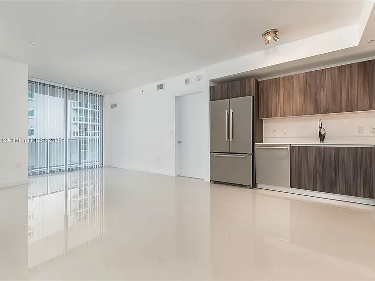 488 NE 18th St #1 — Photo 19