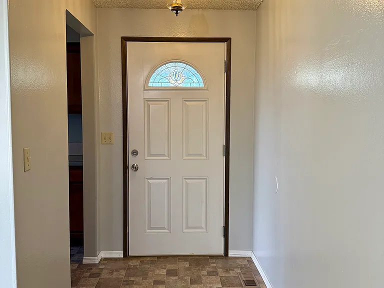 5363 Gatewood Dr — Photo 3