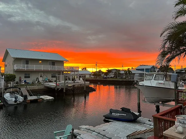 13840 Barnard Ave, Hudson, FL 34667