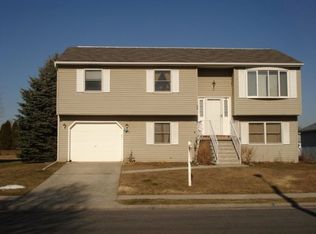 38 Honeysuckle Dr, Mechanicsburg, PA 17050