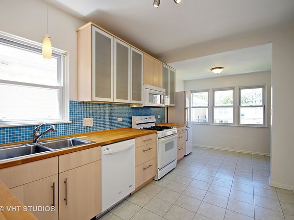 5th image of 3834 N Hermitage Ave #2