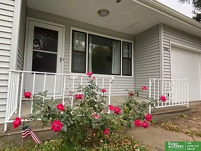 3506 N 54th St — Photo 2