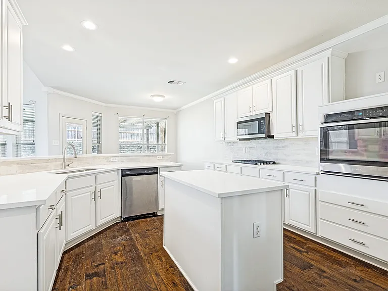 1716 Winding Hollow Ln — Photo 4