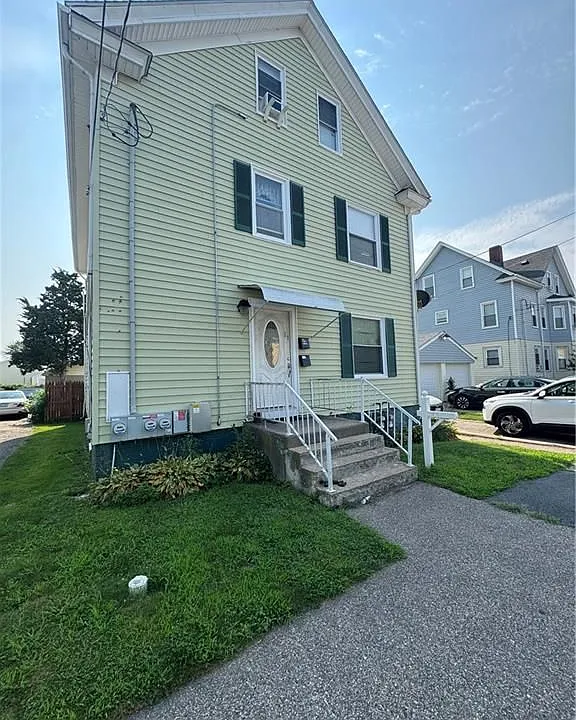 17 Booth Ave #2