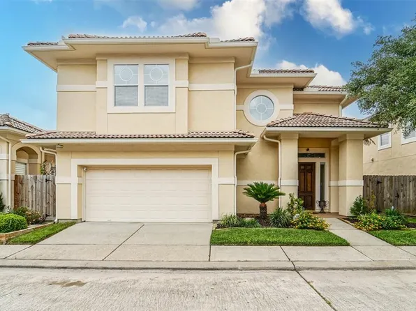 319 Harborside Circle, League City, TX 77565