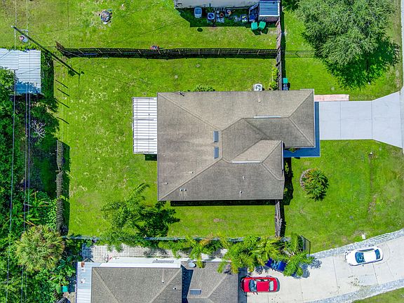 3rd image of 3426 NW 38th Avenue