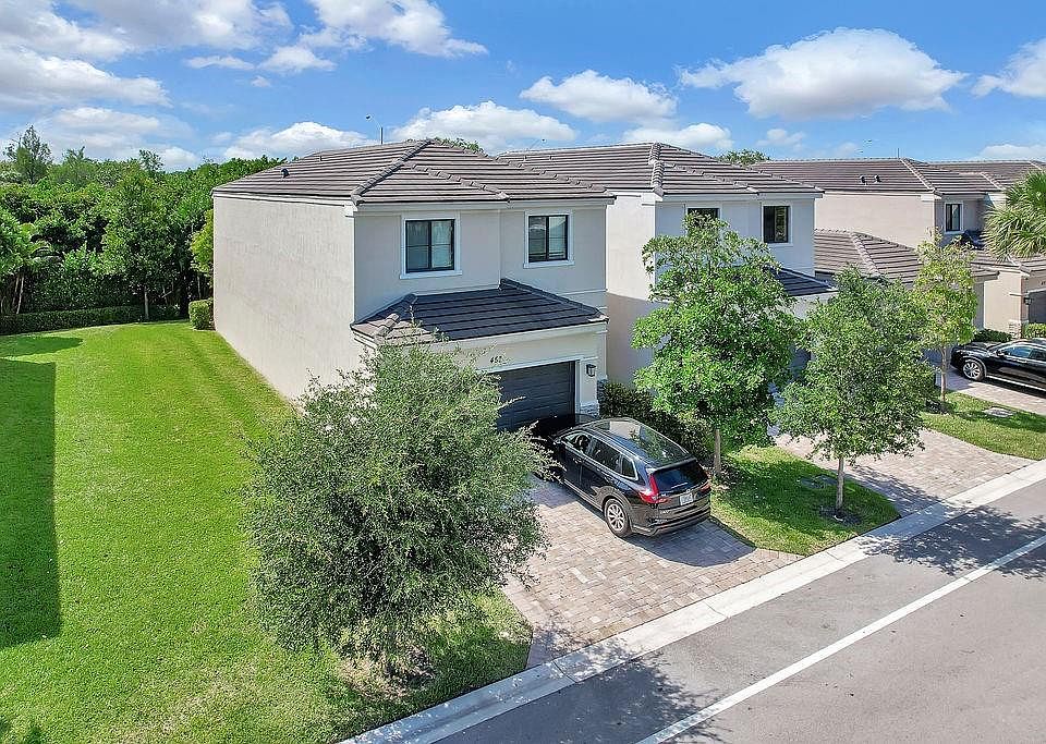1st image of 453 NW 36th Avenue