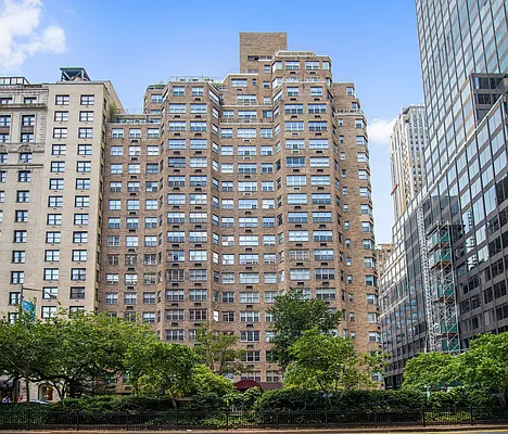 Rented by Douglas Elliman | media 16