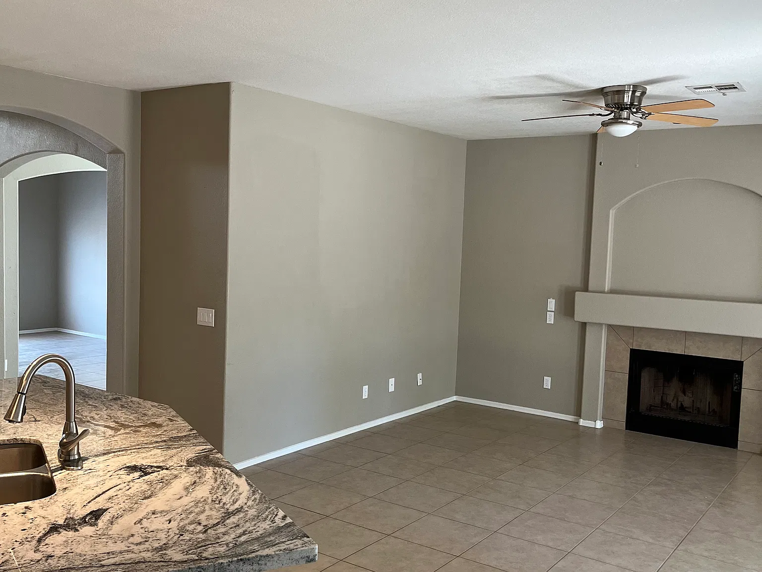4 bed, 2.5 bath, 2150 sqft, $2,500 — Photo 3