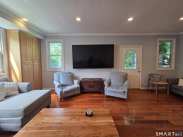 156 Fieldcrest Dr — Photo 5