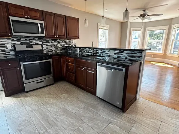 8 Duke St Floor 2, Lynn, MA 01902