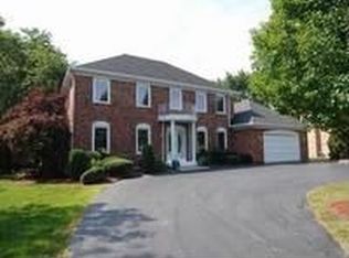 18W785 Avenue Latours, Oak Brook, IL 60523