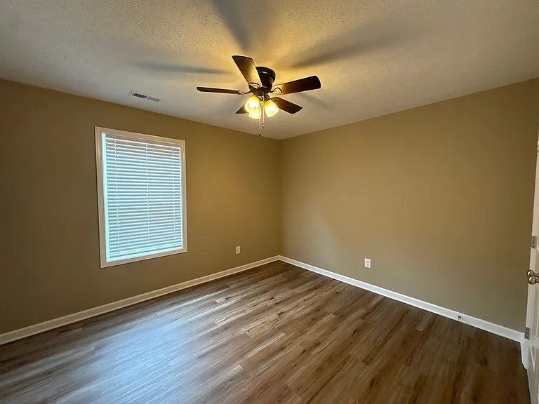 517 Weaver St #1 — Photo 17