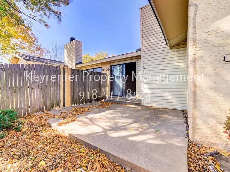S 79th E Ave Duplex — Photo 46