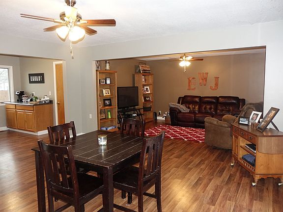 3rd image of 109 Ashland Dr