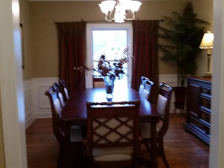 Large Formal Dining Room with
10-foot high ceiling