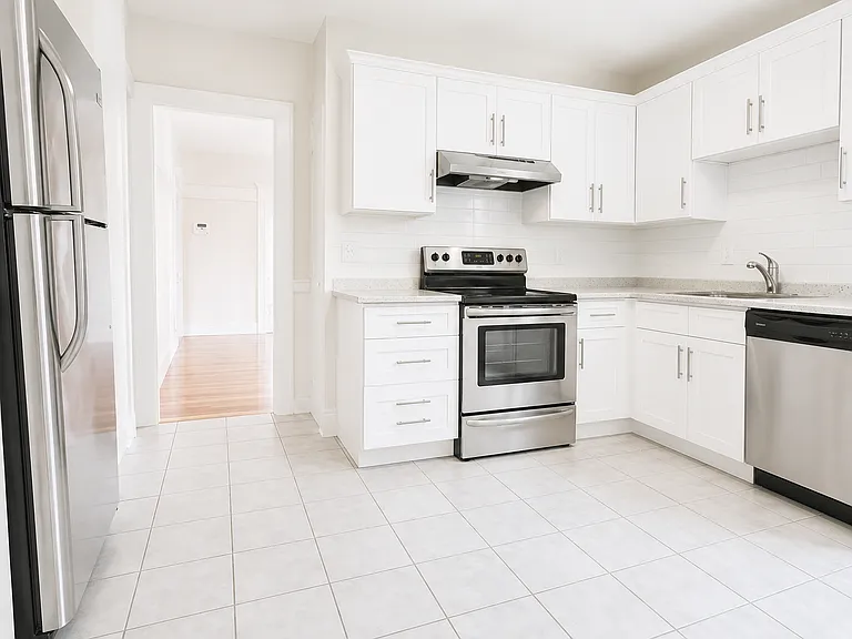 114 Sycamore St #2 — Photo 1