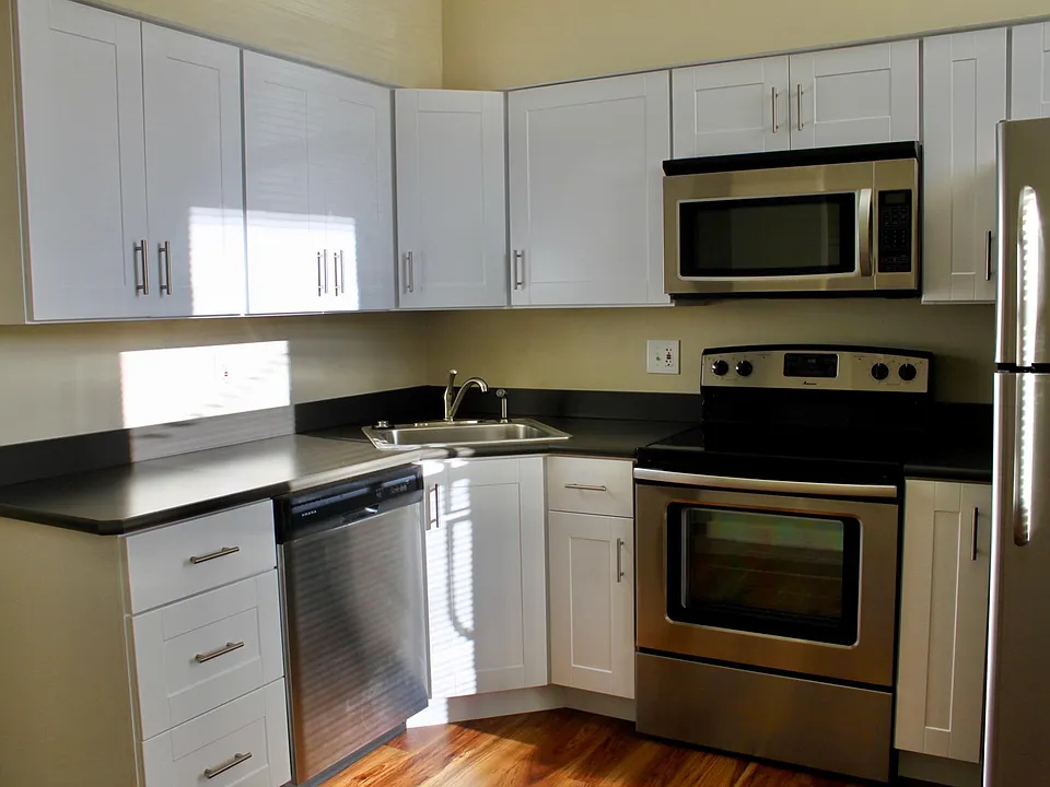 516 Division St #2