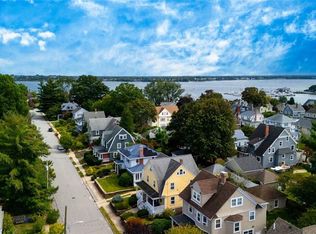 82 Sefton Dr, Cranston, RI 02905