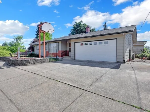 444 N 1st St, Creswell, OR 97426