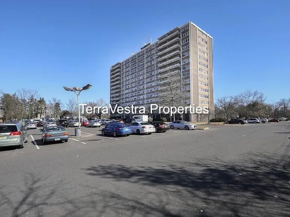 1003 Barclay Towers, Cherry Hill, NJ 08034