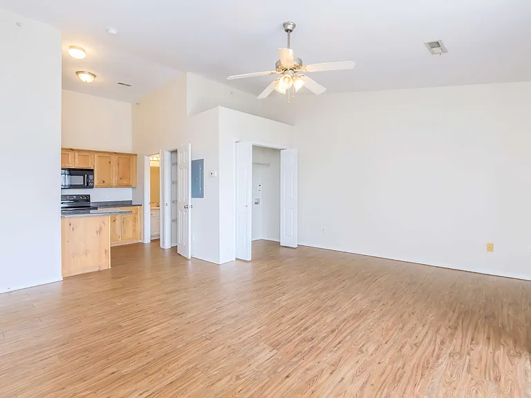 Sandstone Heights Apartments Studio