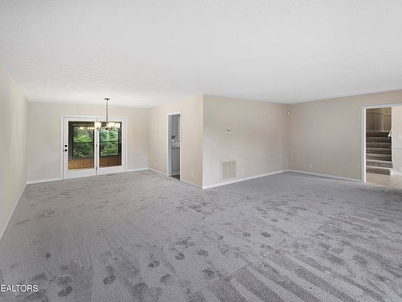 5th image of 7501 Shaker Dr
