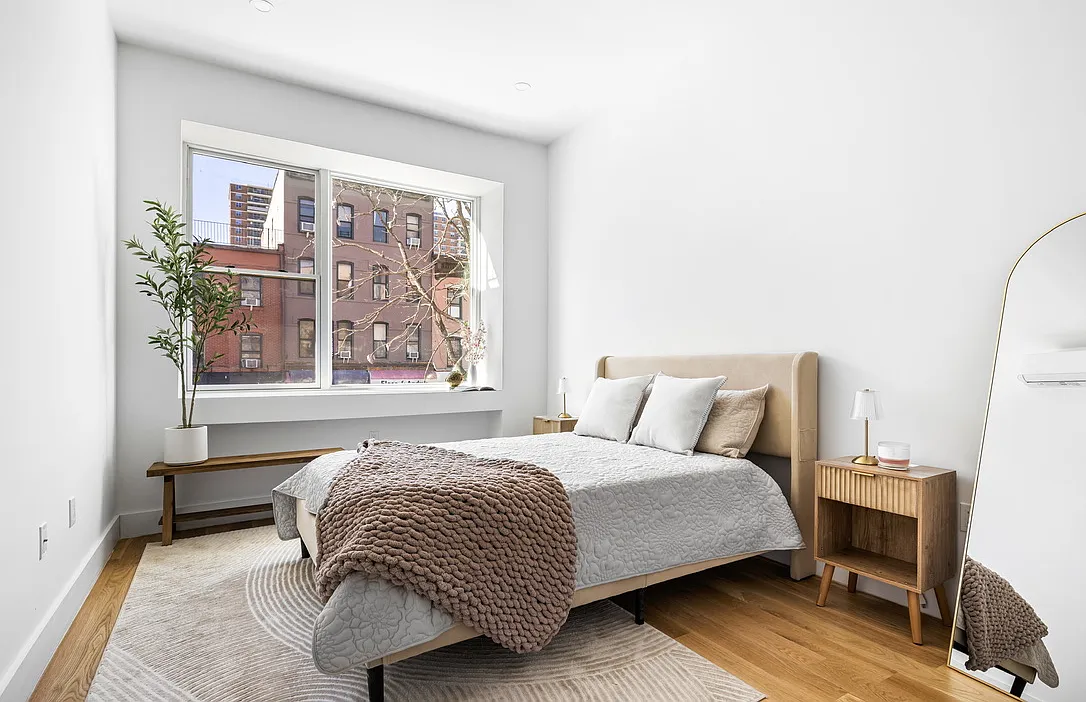 106 Graham Avenue — Photo 4