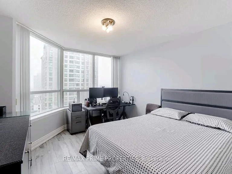 88 Corporate Dr #1201 — Photo 5