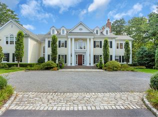 207 Sunset Rd, Laurel Hollow, NY 11771