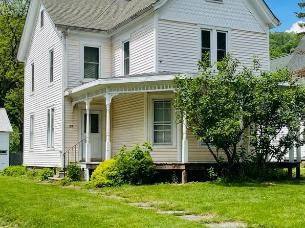 25 Church St, Phoenicia, NY 12464