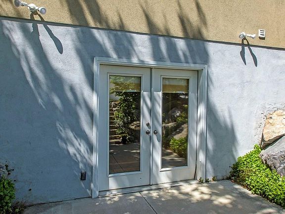 3rd image of 3233 W Smithfield Cir
