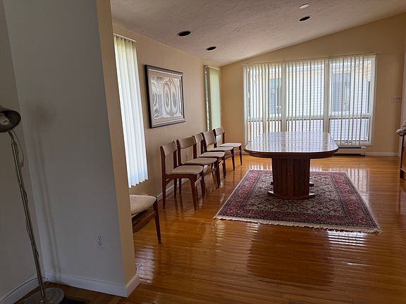 4th image of 55 Esty Farm Rd