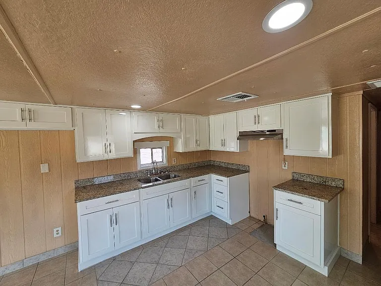 10900 Staci Dr #B — Photo 2