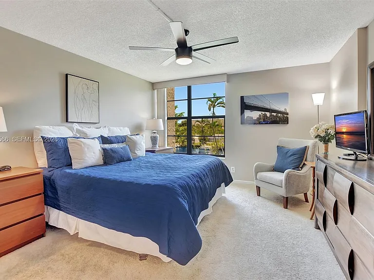 14 Royal Palm Way #303 — Photo 10