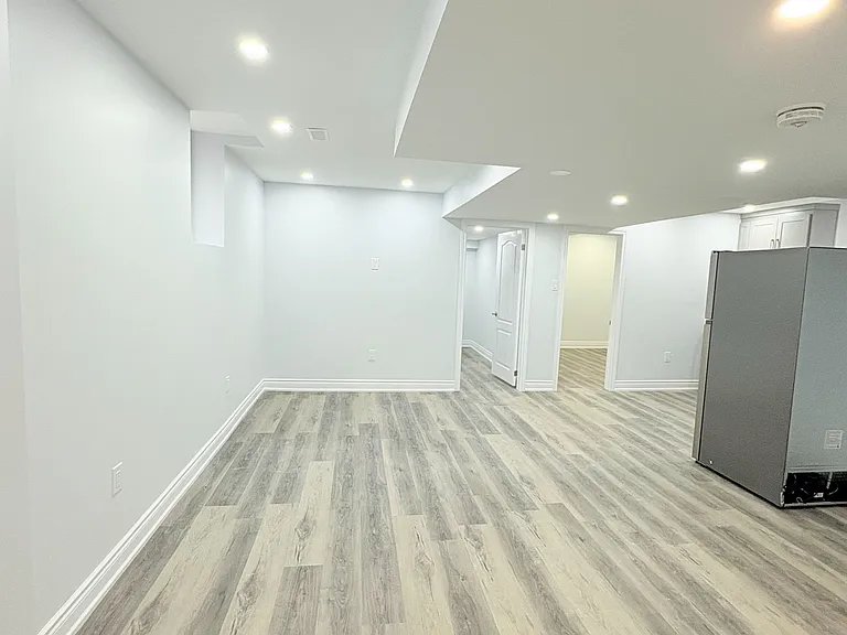 11 Meadow Wood Cres #BASEMENT — Photo 16