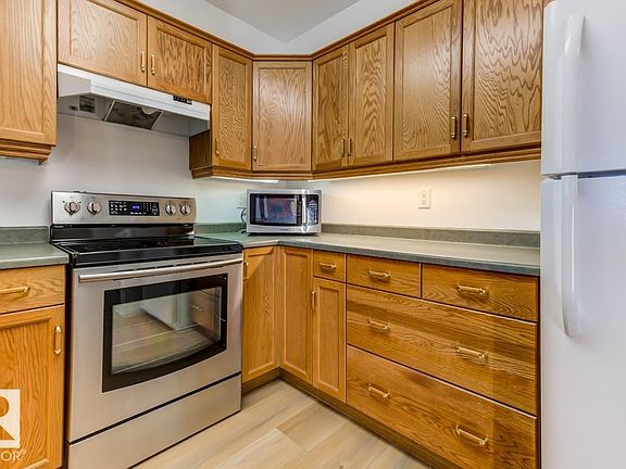 3rd image of 8912 156th St NW #212