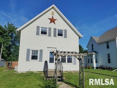 321 6th Ave, De Witt, IA, 52742
