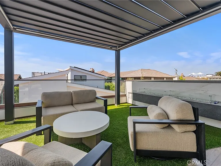 2037 E Ocean Blvd — Photo 31