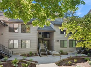 4000 Carman Dr APT 47, Lake Oswego, OR 97035
