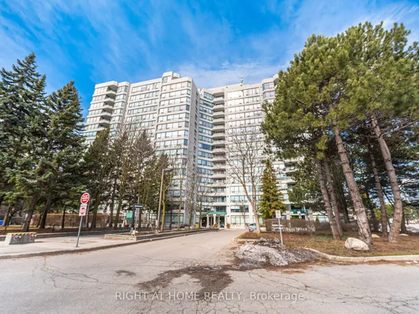 120 Promenade Cir #711, Vaughan, ON L4J 7W9