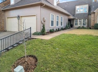 706 N Aberdeen Rd, Edmond, OK 73025