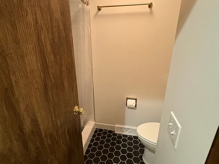 3102 Churchill Dr — Photo 16