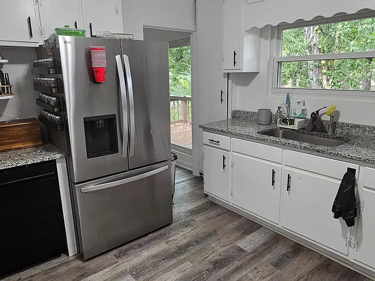 129 Lorraine Dr — Photo 3